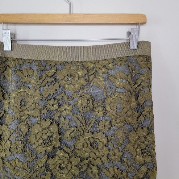 LOFT | Olive Green & Gray Lace Overlay Pencil Skirt Size 6 - Picture 3 of 6